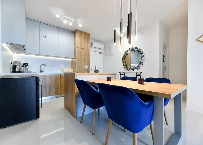 Luxury With Jacuzzy On A Private Roof Terrace Nin