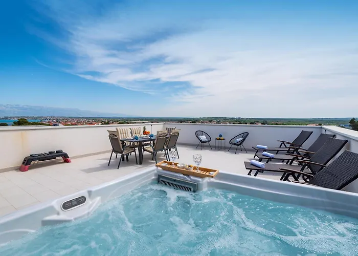 Luxury With Jacuzzy On A Private Roof Terrace Nin