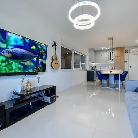 Luxury With Jacuzzy On A Private Roof Terrace *