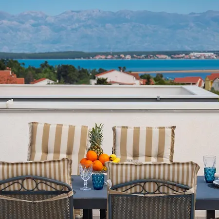 Apartment Luxury With Jacuzzy On A Private Roof Terrace