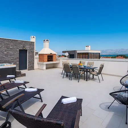 Luxury With Jacuzzy On A Private Roof Terrace Нин