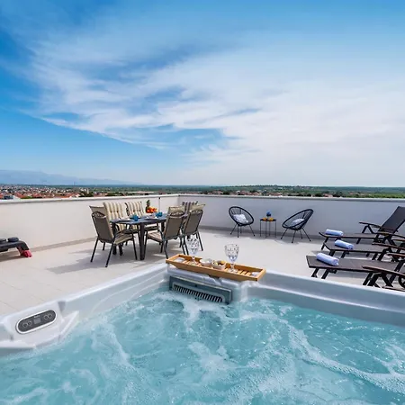 Luxury With Jacuzzy On A Private Roof Terrace Nin